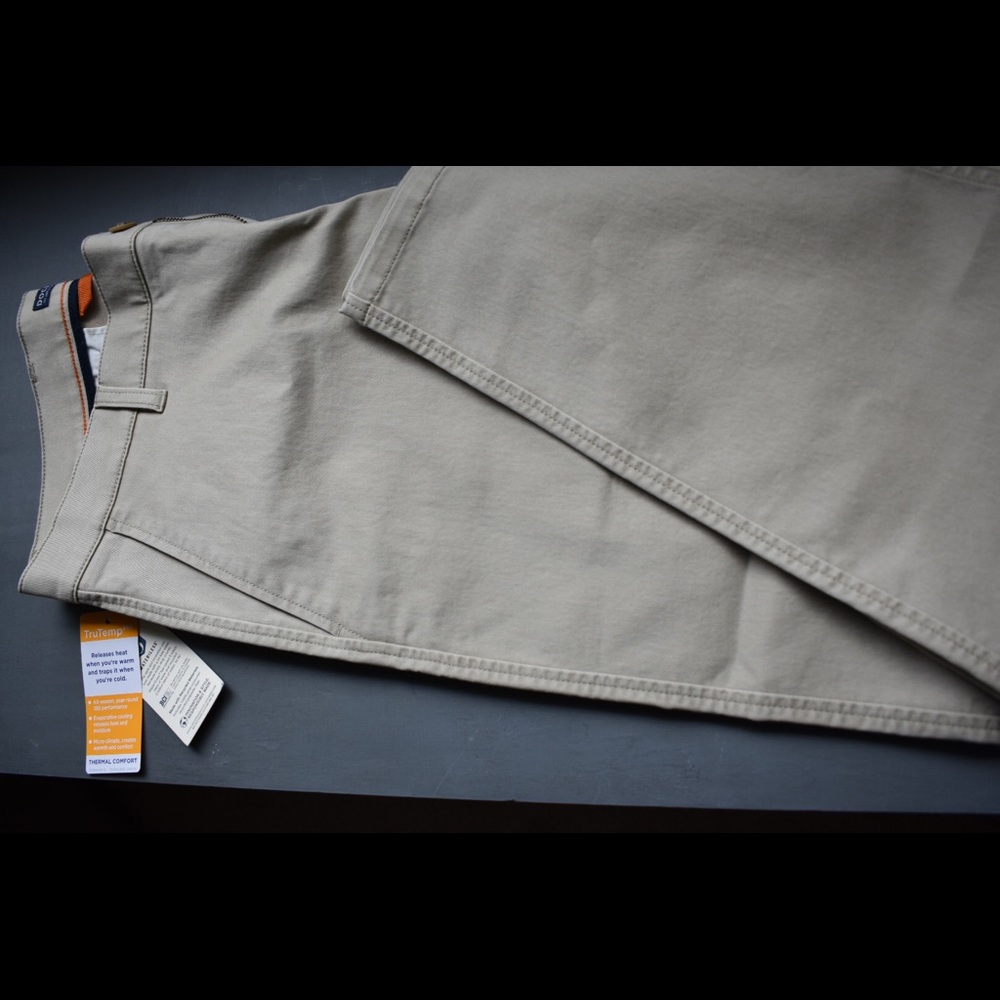 NWT Dockers Straight Fit Signature Khakis - Picture 8 of 10